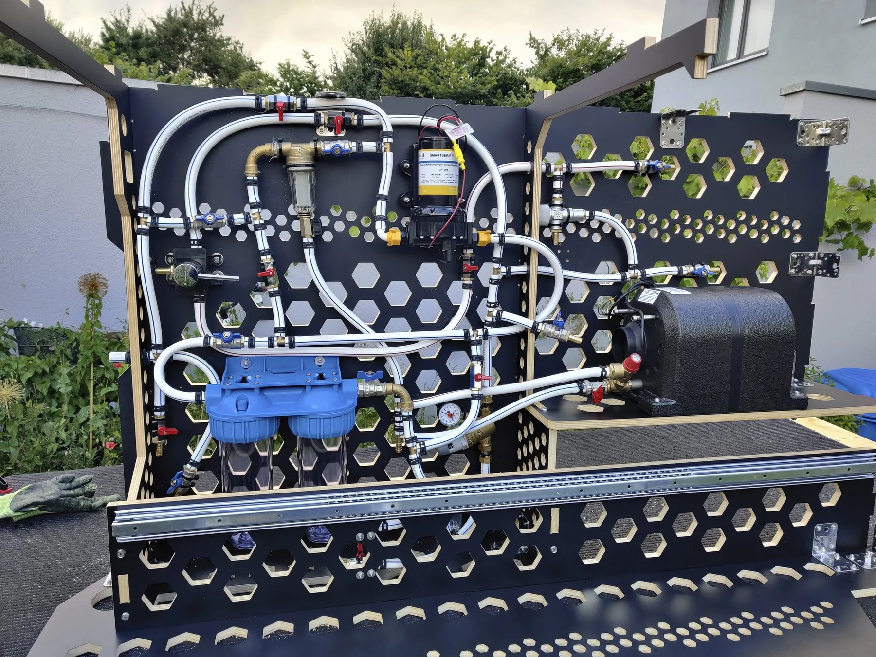 Water, hot air and gas system — Image 1